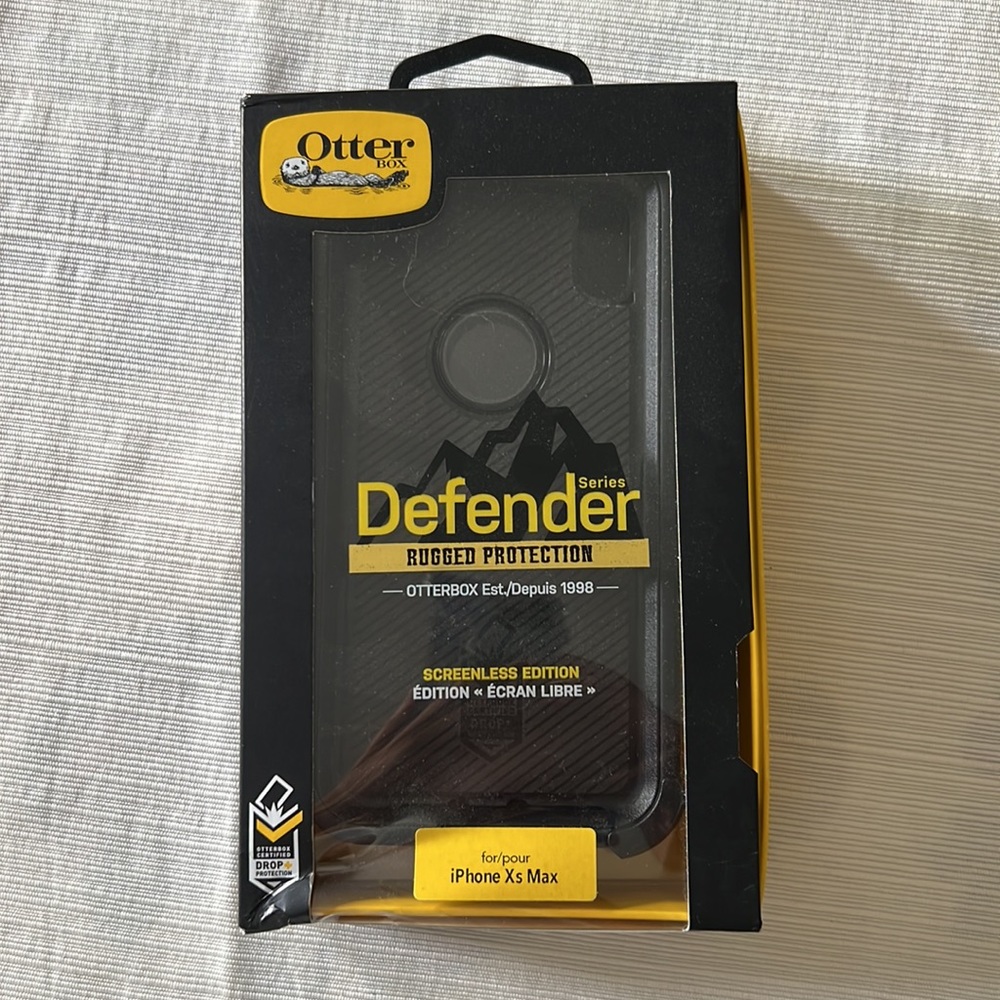 Black Otterbox Defender for iPhone Xs Max